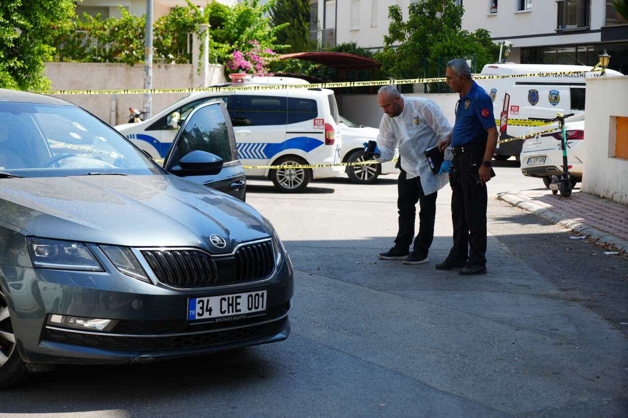 Aile ziyareti yürek yaktı! Ağabeyinin evinin önünde öldürüldü 5